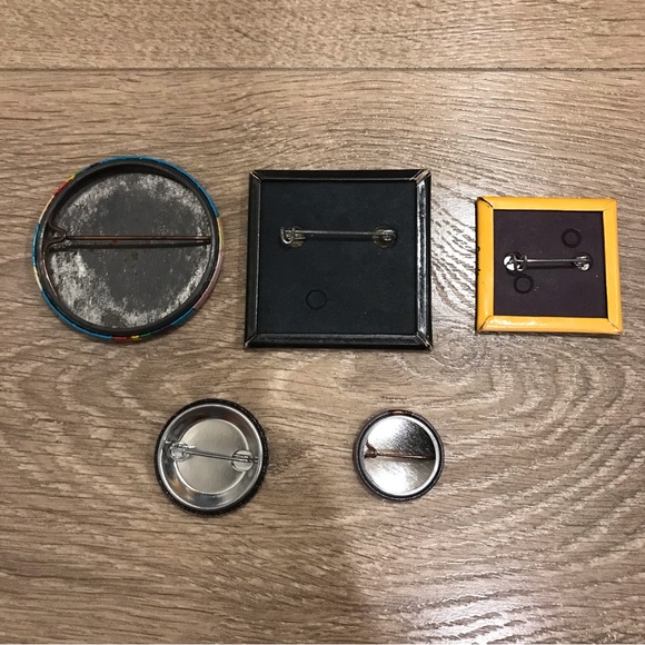 Collection of pins - Picture 2 of 2